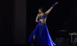 بالصور – ايمي سلطان قدمت وصلة رقص في قاعة ايوارت الامريكي التاريخية
